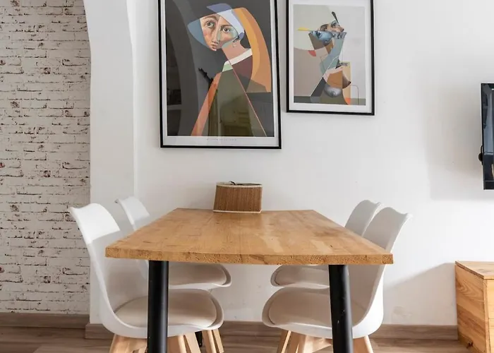 With A Large Patio Appartement *