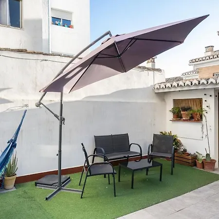 With A Large Patio Apartamento *