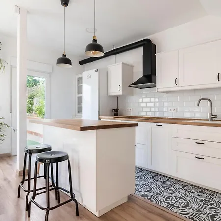 Apartamento With A Large Patio